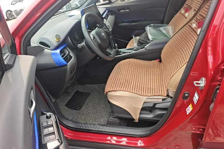 Used Toyota C-HR 2018 2.0L Luxury Sunroof Version China VI Standard Left Front Seat
