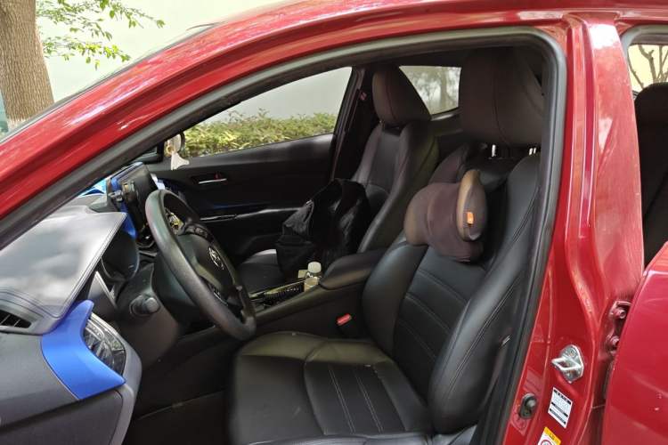 Used Toyota C-HR 2018 2.0L Leading Edition China VI Left Front Seat