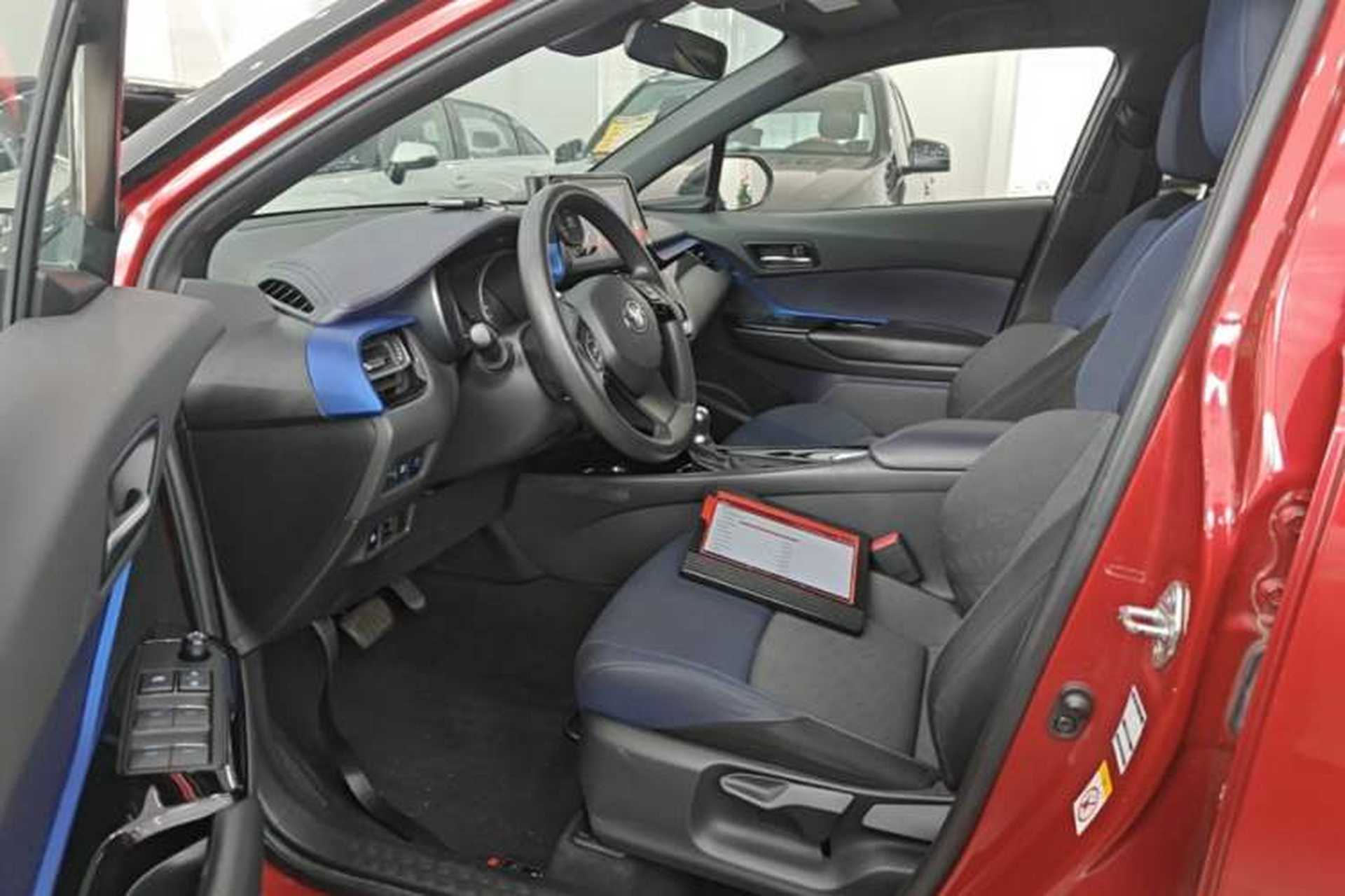 Used Toyota C-HR 2018 2.0L Leading Edition China VI Left Front Seat
