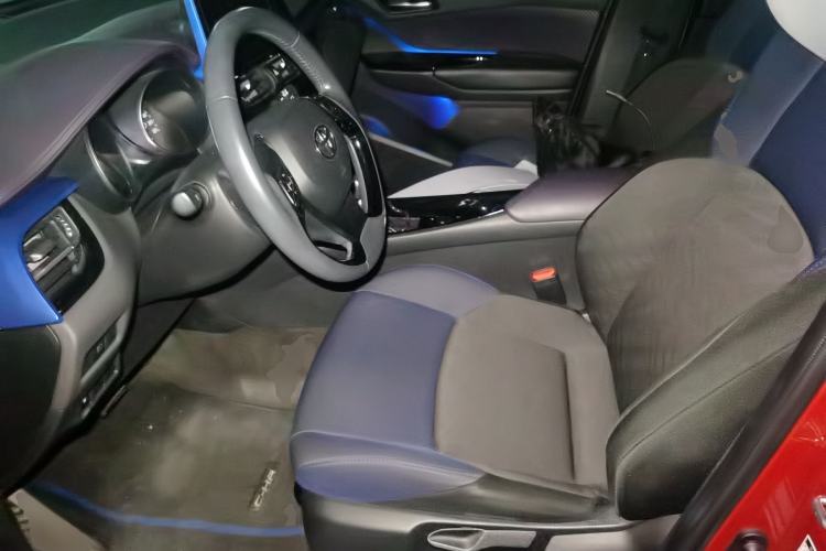 Used Toyota C-HR 2018 2.0L Luxury Sunroof Version China VI Standard Left Front Seat