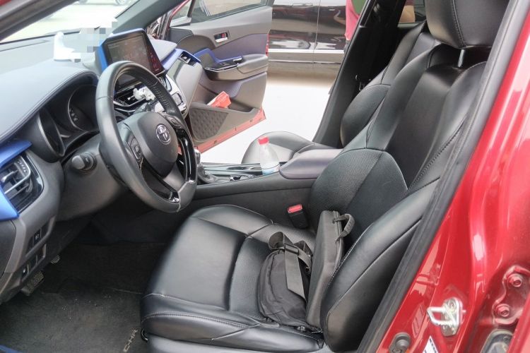 Used Toyota C-HR 2018 2.0L Luxury Sunroof Version China VI Standard Left Front Seat