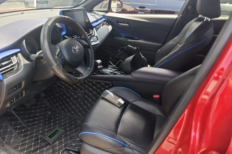 Used Toyota C-HR 2018 2.0L Leading with Sunroof China VI Standard Left Front Seat
