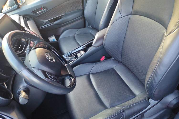 Used Toyota C-HR 2018 2.0L Flagship Edition China VI Standard Left Front Seat