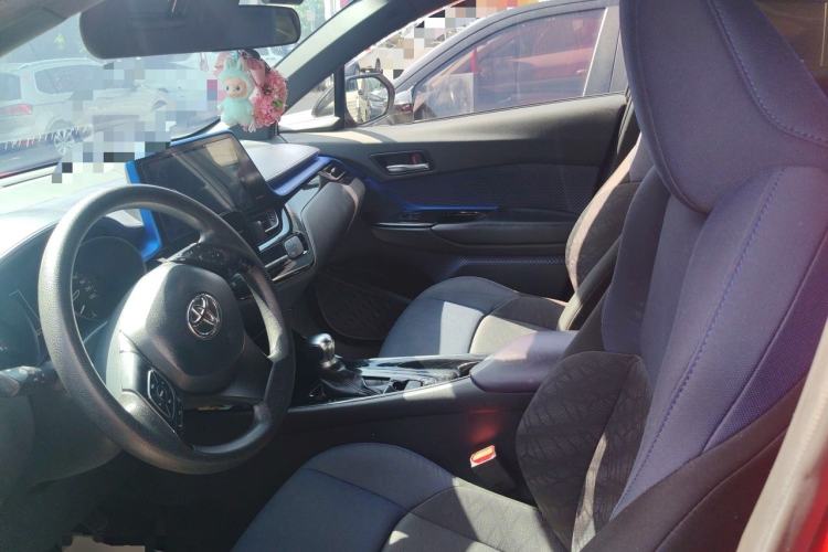 Used Toyota C-HR 2018 2.0L Leading with Sunroof China VI Standard Left Front Seat