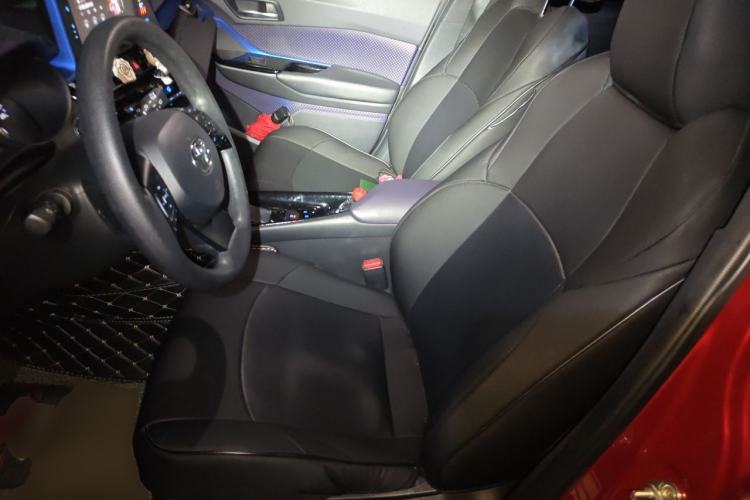 Used Toyota C-HR 2018 2.0L Leading with Sunroof China VI Standard Left Front Seat