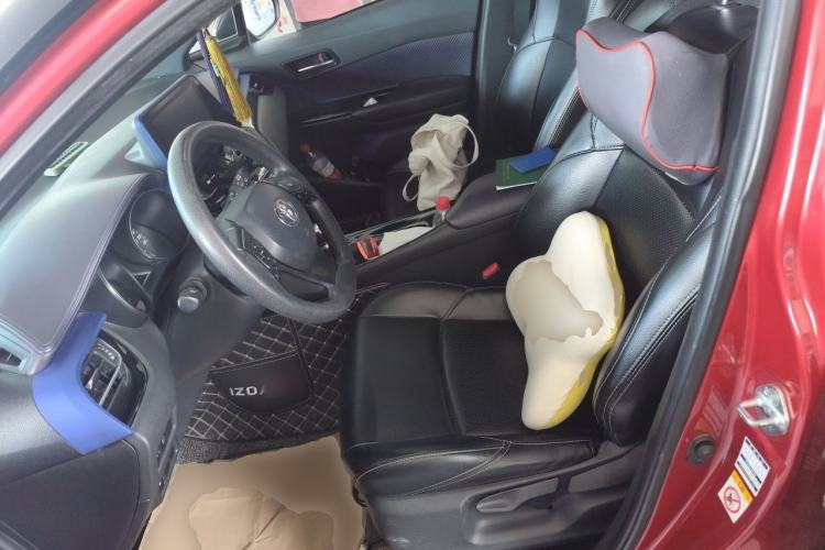 Used Toyota C-HR 2018 2.0L Leading with Sunroof China VI Standard Left Front Seat