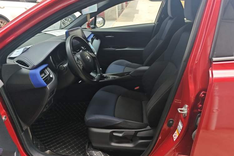 Used Toyota C-HR 2018 2.0L Leading with Sunroof China V Standard Left Front Seat