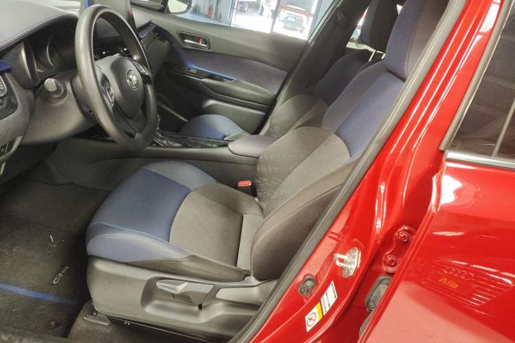 Used Toyota C-HR 2018 2.0L Leading Edition China VI Left Front Seat