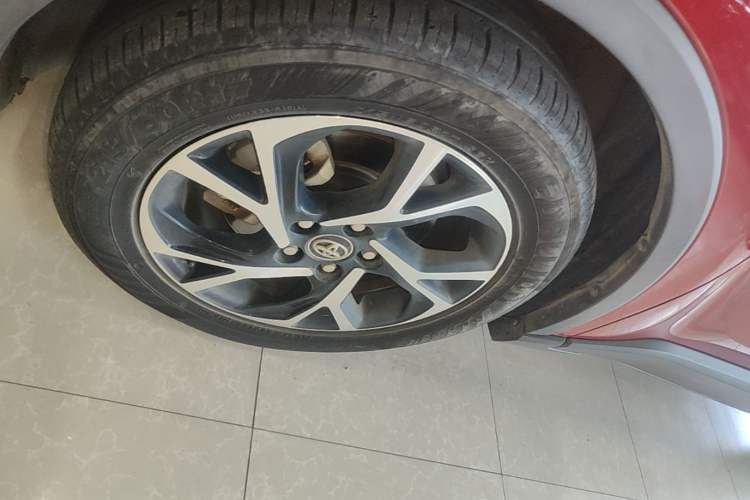 Used Toyota C-HR 2018 2.0L Leading Edition China V-standard Left Front Wheel Hub