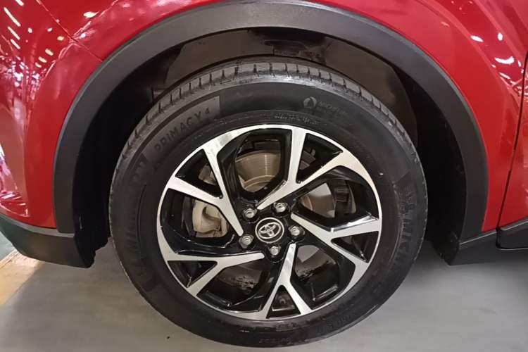 Used Toyota C-HR 2018 2.0L Leading with Sunroof China VI Standard Left Front Wheel Hub