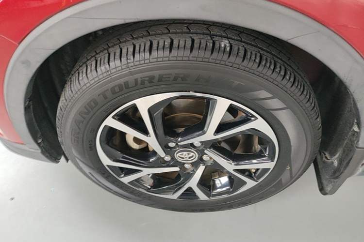 Used Toyota C-HR 2018 2.0L Leading with Sunroof China V Standard Left Front Wheel Hub