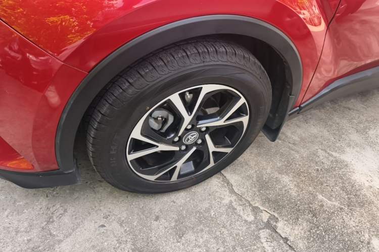 Used Toyota C-HR 2018 2.0L Leading Edition China V-standard Left Front Wheel Hub