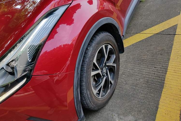 Used Toyota C-HR 2018 2.0L Luxury Sunroof Version China VI Standard Left Front Wheel Hub