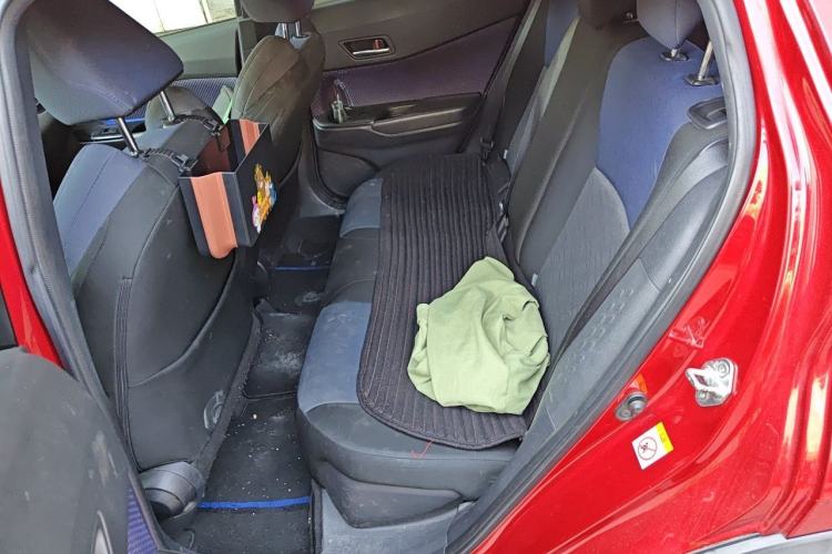 Used Toyota C-HR 2018 2.0L Leading with Sunroof China VI Standard Left Rear Seat