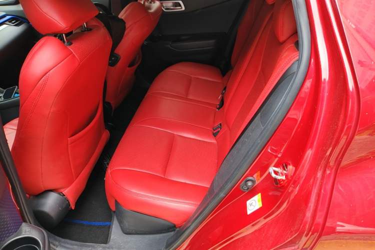 Used Toyota C-HR 2018 2.0L Luxury Sunroof Version China VI Standard Left Rear Seat