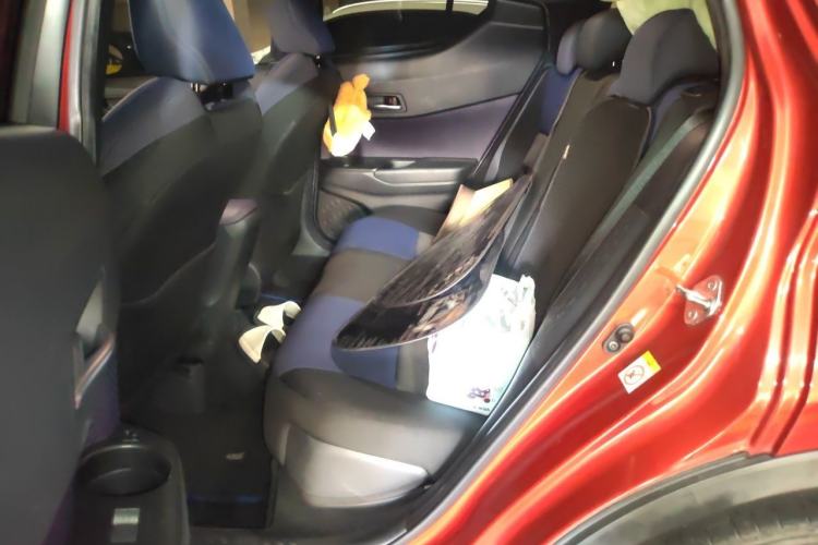 Used Toyota C-HR 2018 2.0L Leading with Sunroof China VI Standard Left Rear Seat