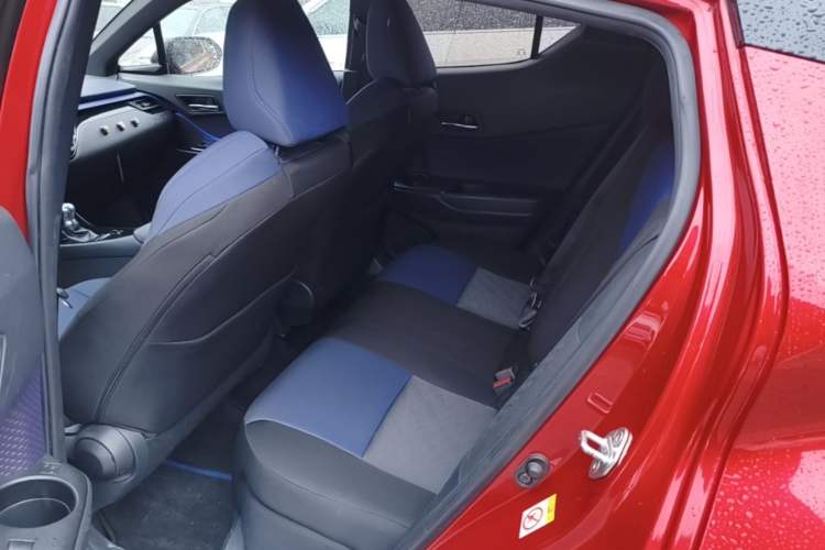 Used Toyota C-HR 2018 2.0L Leading Edition China V-standard Left Rear Seat