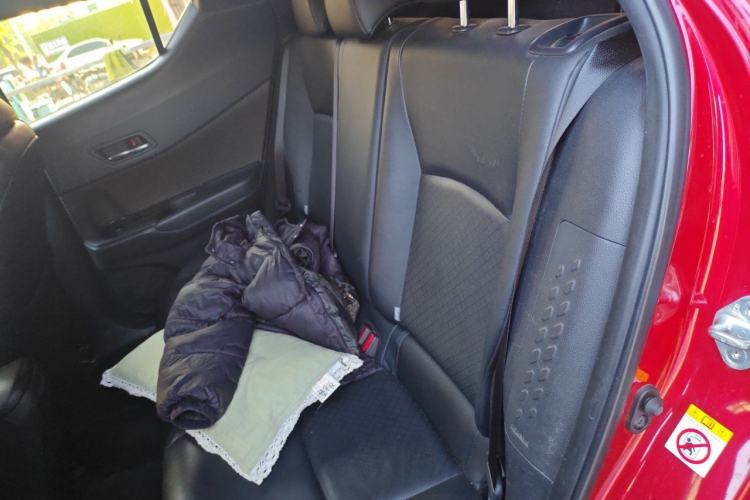 Used Toyota C-HR 2018 2.0L Flagship Edition China VI Standard Left Rear Seat
