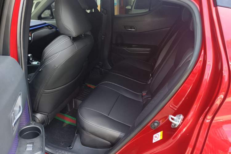 Used Toyota C-HR 2018 2.0L Leading Edition China V-standard Left Rear Seat