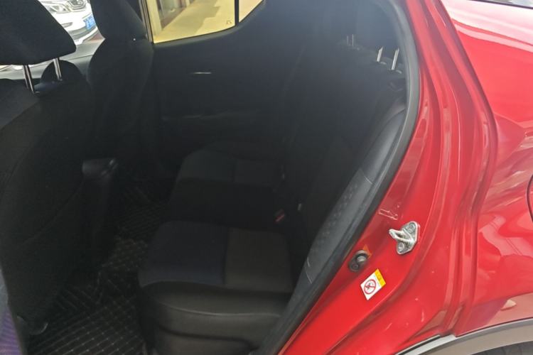 Used Toyota C-HR 2018 2.0L Leading with Sunroof China V Standard Left Rear Seat