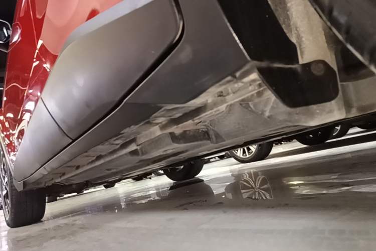 Used Toyota C-HR 2018 2.0L Leading with Sunroof China VI Standard Left Side Sill