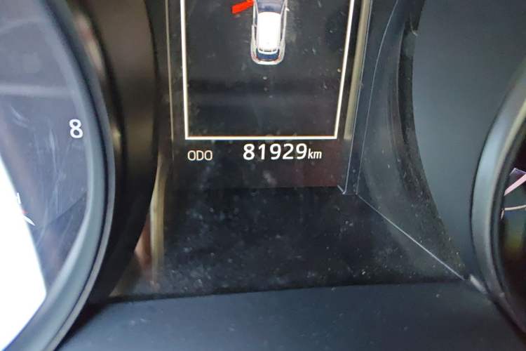 Used Toyota C-HR 2018 2.0L Leading with Sunroof China VI Standard Odometer Close Up