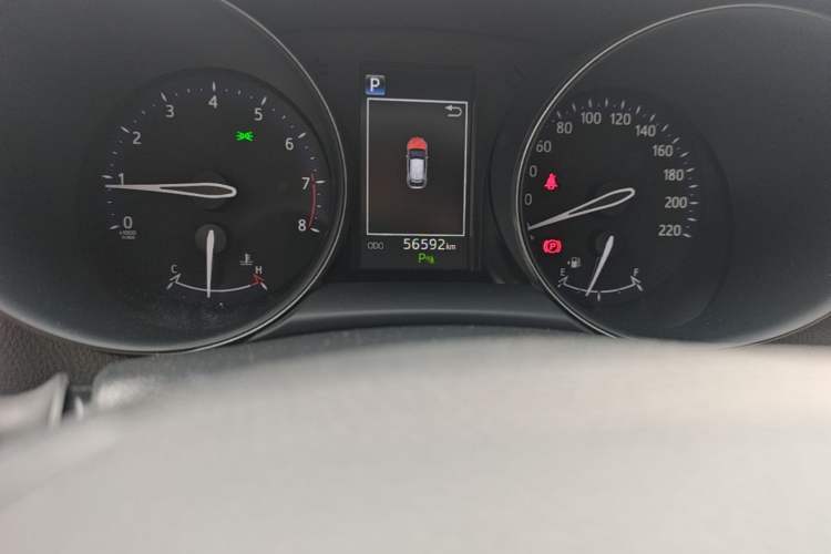 Used Toyota C-HR 2018 2.0L Luxury Sunroof Version China VI Standard Odometer Close Up