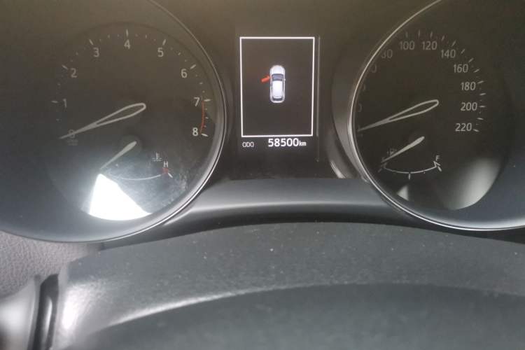 Used Toyota C-HR 2018 2.0L Leading Edition China VI Odometer Close Up