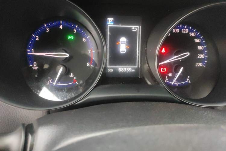 Used Toyota C-HR 2018 2.0L Leading Edition China V-standard Odometer Close Up