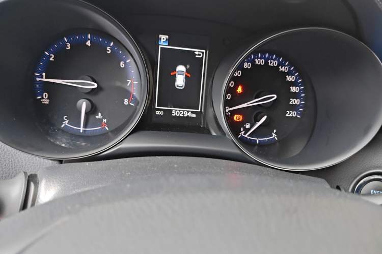 Used Toyota C-HR 2018 2.0L Leading Edition China V-standard Odometer Close Up