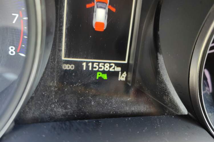 Used Toyota C-HR 2018 2.0L Luxury Sunroof Version China V Emission Standard Odometer Close Up