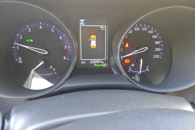 Used Toyota C-HR 2018 2.0L Flagship Edition China VI Standard Odometer Close Up