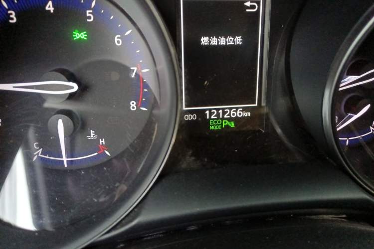 Used Toyota C-HR 2018 2.0L Luxury Edition China VI Standard Odometer Close Up