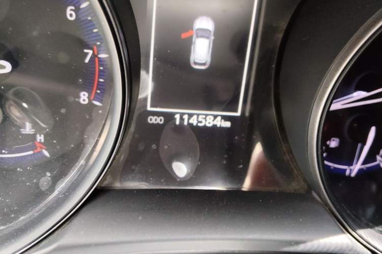 Used Toyota C-HR 2018 2.0L Leading Edition China V-standard Odometer Close Up