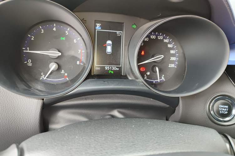 Used Toyota C-HR 2018 2.0L Leading Edition China VI Odometer Close Up