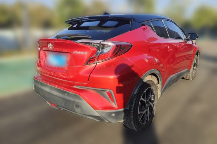 Used Toyota C-HR 2018 2.0L Luxury Sunroof Version China V Emission Standard Rear Right 45 Deg