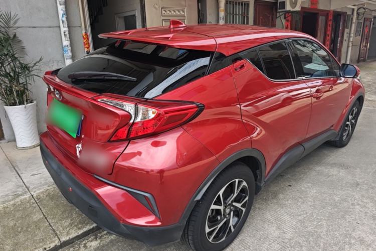 Used Toyota C-HR 2018 2.0L Leading with Sunroof China V Standard Rear Right 45 Deg