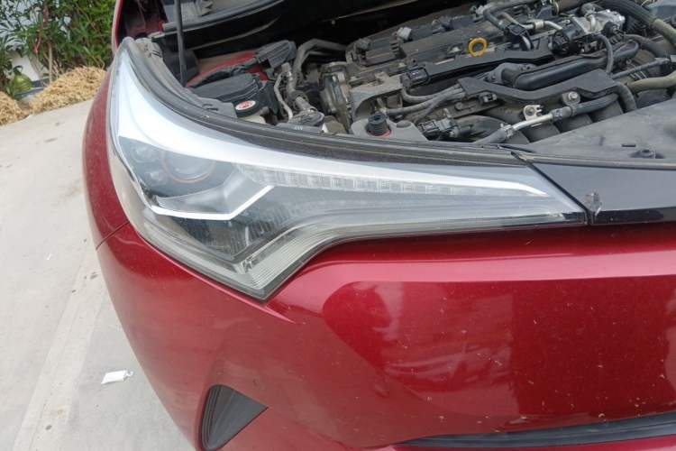 Used Toyota C-HR 2018 2.0L Luxury Sunroof Version China VI Standard Right Front Headlight