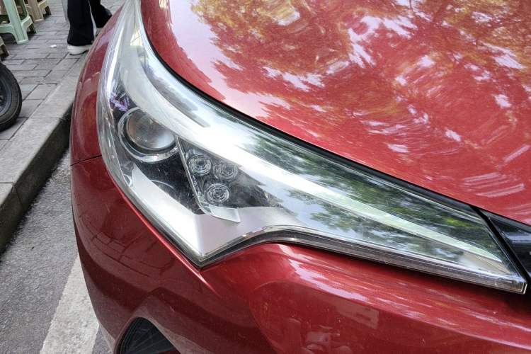 Used Toyota C-HR 2018 2.0L Leading Edition China V-standard Right Front Headlight