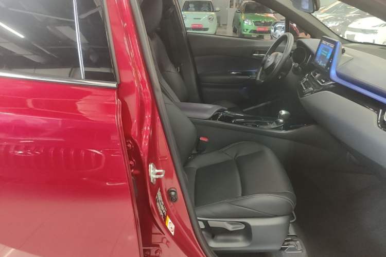 Used Toyota C-HR 2018 2.0L Leading Edition China V-standard Right Front Seat
