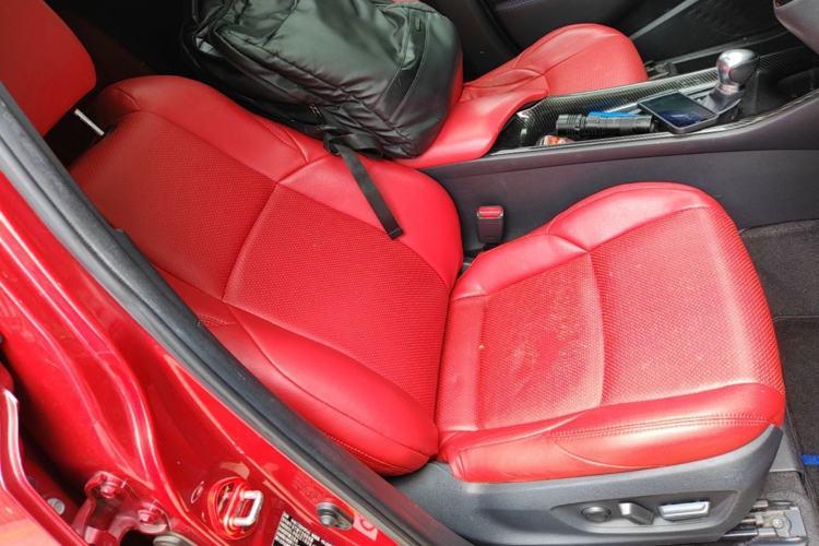 Used Toyota C-HR 2018 2.0L Luxury Sunroof Version China VI Standard Right Front Seat