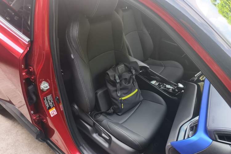 Used Toyota C-HR 2018 2.0L Leading Edition China V-standard Right Front Seat