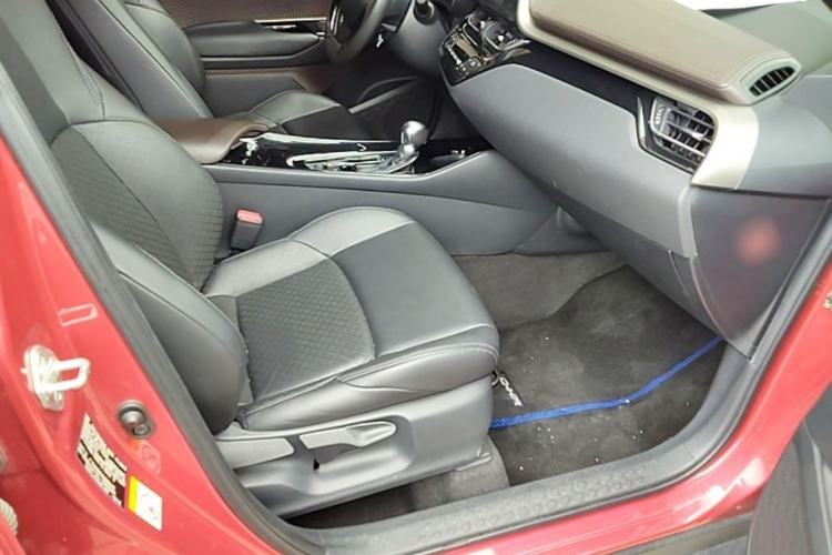 Used Toyota C-HR 2018 2.0L Flagship Version China V Standard Right Front Seat