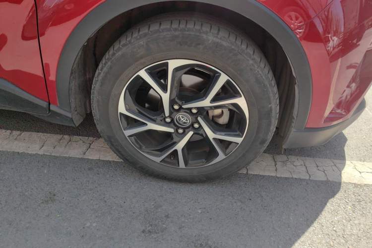 Used Toyota C-HR 2018 2.0L Leading with Sunroof China VI Standard Right Front Wheel Hub