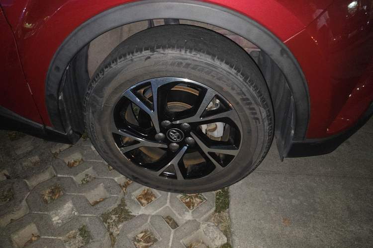 Used Toyota C-HR 2018 2.0L Leading Edition China VI Right Front Wheel Hub