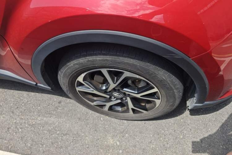 Used Toyota C-HR 2018 2.0L Leading with Sunroof China VI Standard Right Front Wheel Hub