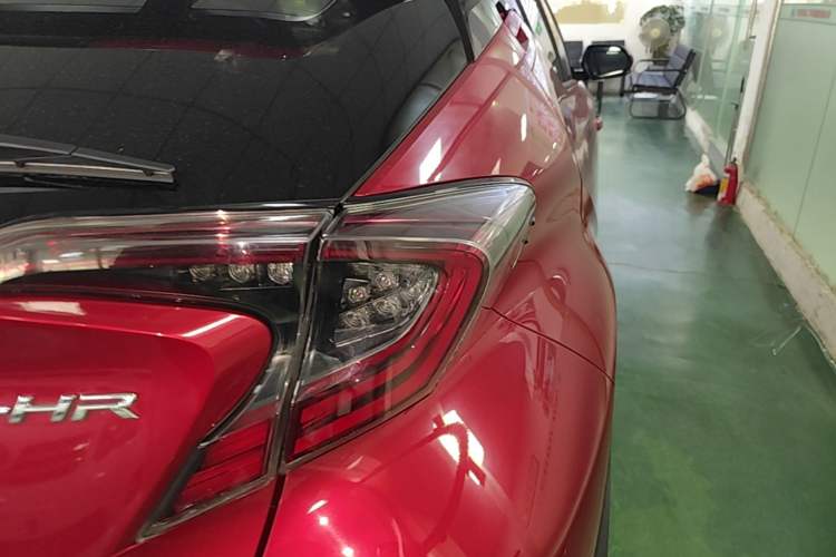 Used Toyota C-HR 2018 2.0L Luxury Edition China VI Standard Right Rear Taillight