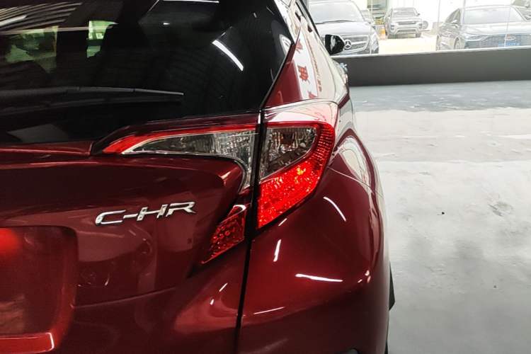 Used Toyota C-HR 2018 2.0L Leading with Sunroof China V Standard Right Rear Taillight