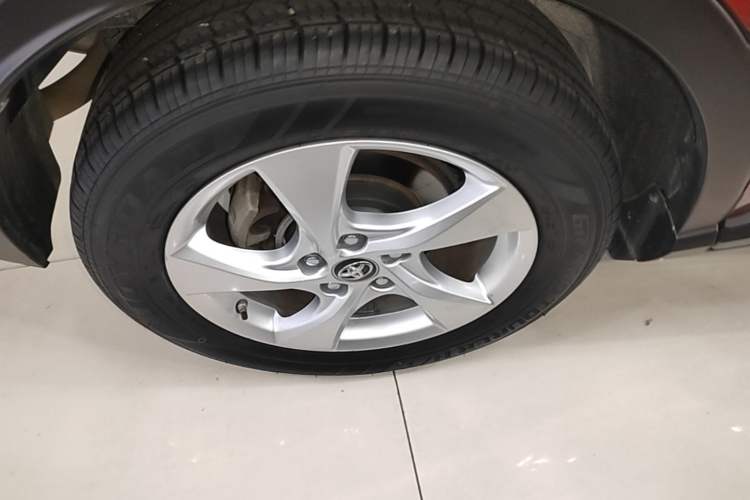 Used Toyota C-HR 2018 2.0L Elite Edition China V standard Right Rear Wheel Hub