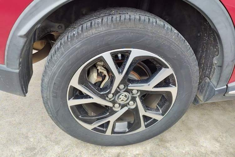 Used Toyota C-HR 2018 2.0L Flagship Version China V Standard Right Rear Wheel Hub